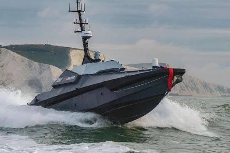 Американские военные отправили свой первый беспилотный катер в Ормузский пролив