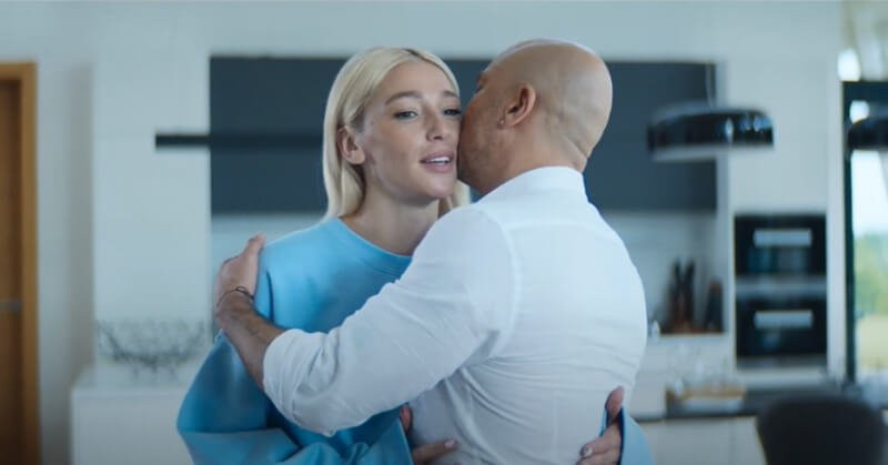 Блогер Анастасия Ивлеева рассекретила местонахождение шоумена и ведущего Дмитрия Нагиева