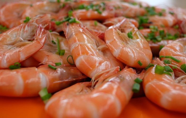 Что означают цифры на упаковке креветок и как правильно их выбирать, объясняет эксперт