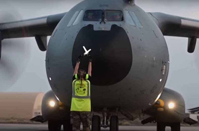 Франция и Великобритания задействовали спецназ для эвакуации своих граждан из Судана