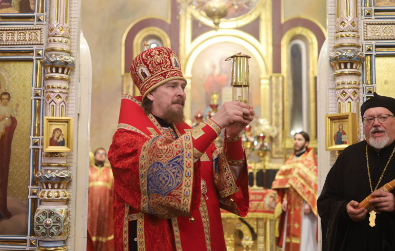 Из Иерусалима в Челябинск привезли Благодатный огонь