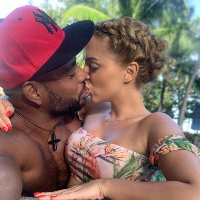 Экс-участница «Дома-2» Юлия Ефременкова воссоединилась с Мондезиром Свет-Амуром