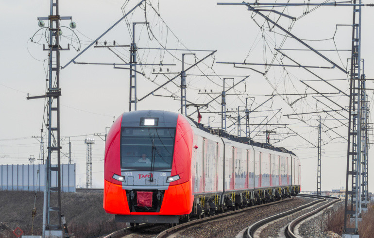 Электропоезд «Ласточка» сбил насмерть школьницу в Челябинской области