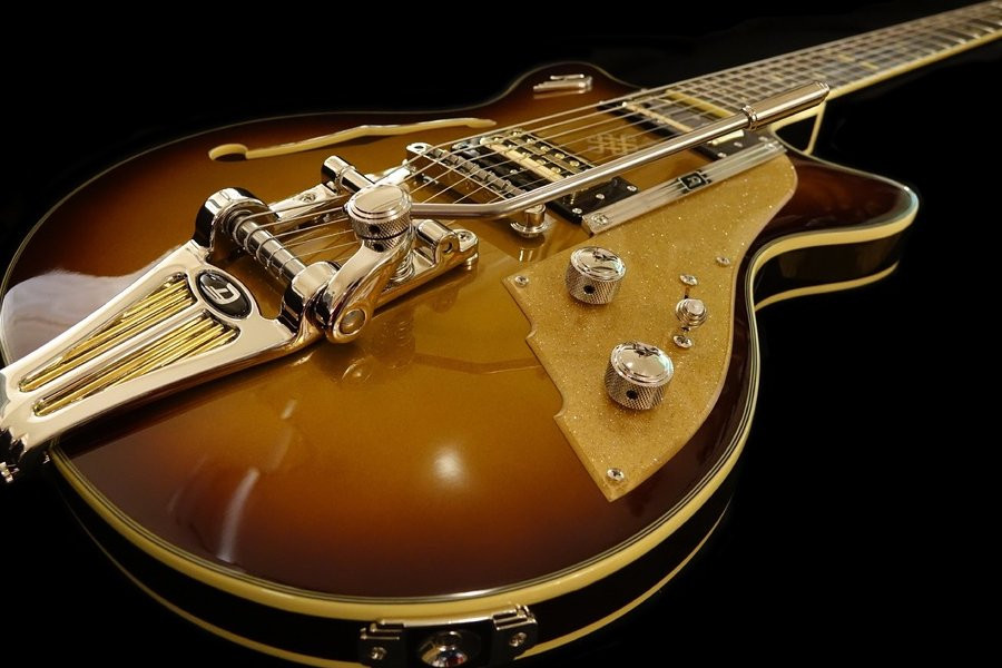 Кто из российских артистов не побоялся и поехал с концертами в Донбасс