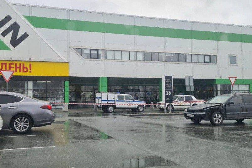 “Леруа Мерлен” оцеплен силовиками в пригороде Владивостоке