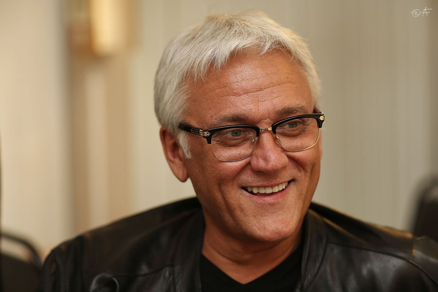 Маршал: молодые артисты призывают старшее поколение уйти со сцены