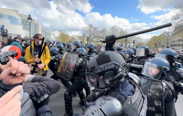 Массовые протесты во Франции: свежие новости о последних событиях на сегодня, 25 апреля 2023