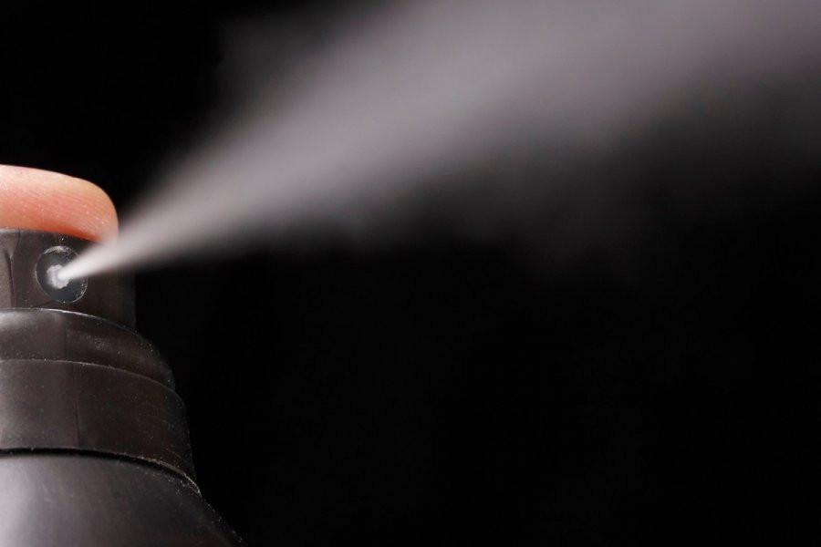 На Русановской в Санкт-Петербурге стоматолог распылил газовый баллончик в лицо девочке из-за ссоры с соседом