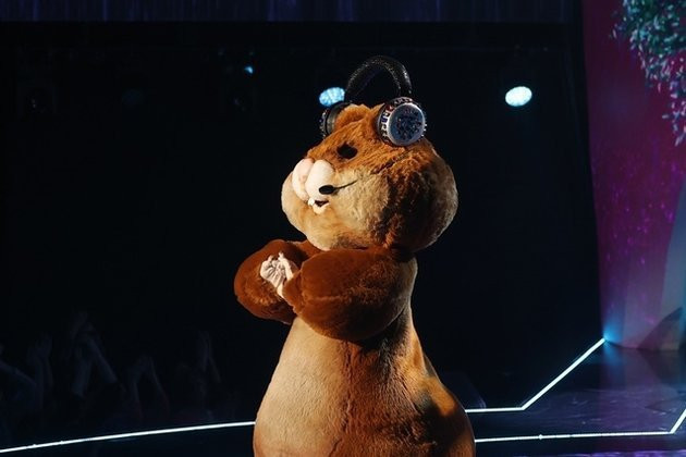 Новый выпуск телешоу «Маска» завершился уходом Хомяка