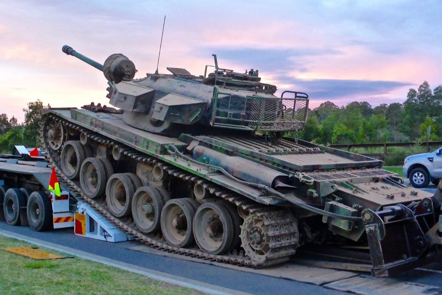 Переданные Украине танки Leopard 2 "бесславно пали" без единого выстрела