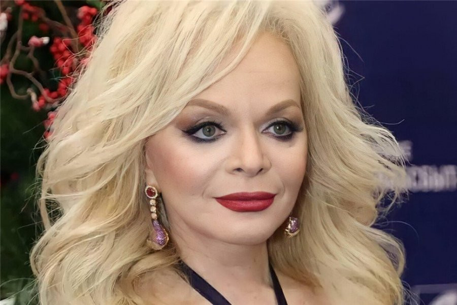 Пластический хирург Анастасия Любченко похвалила певицу Ларису Долину за качественную кожу