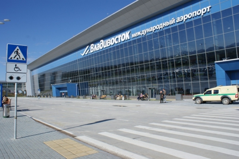 Полицейские изъяли у пассажира в аэропорту Владивостока 3 кг героина