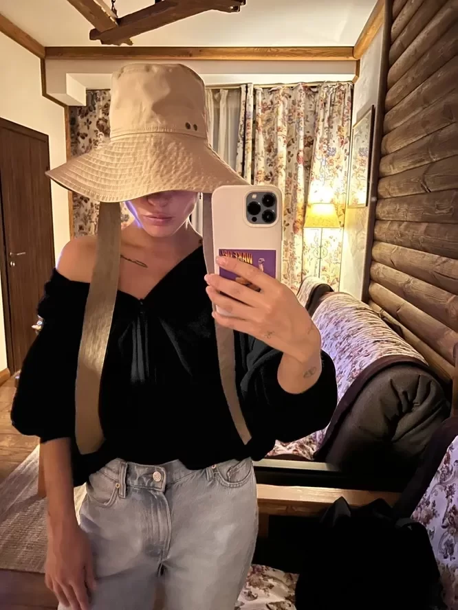 Поп-певица Zivert отрицает, что резко похудела на Бали из-за болезни