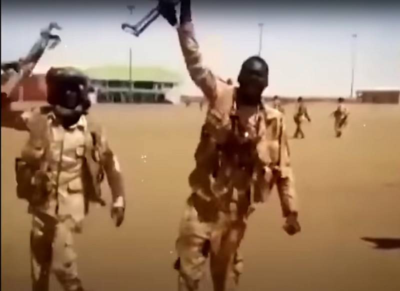 Посол России в Судане сообщил о сложностях с эвакуацией российских дипломатов из Хартума