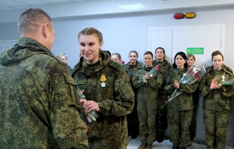 Президент наградил студентку челябинского колледжа медалью «За боевые отличия»