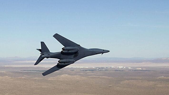 “Ракетный ливень” в Черном море лишит США стратегической авиации