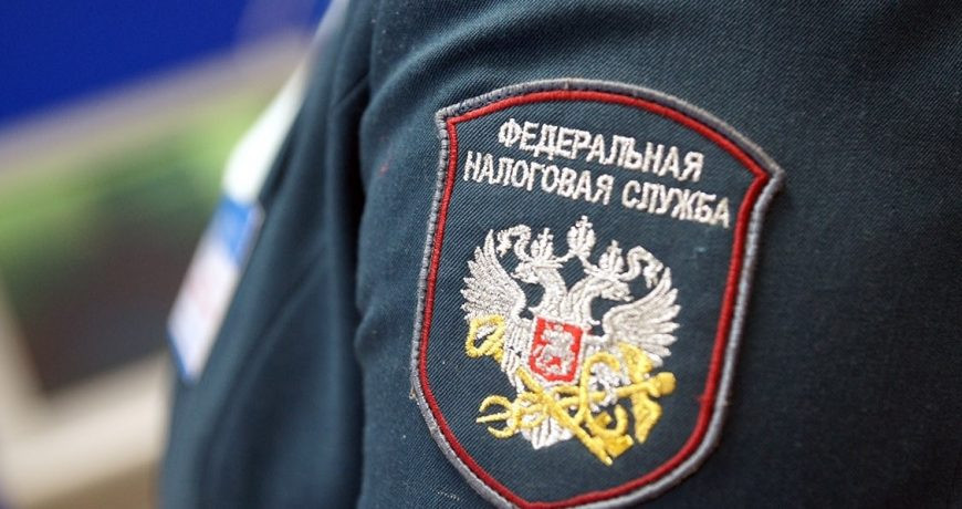 Россияне должны сдать налоговую декларацию до 2 мая 2023 года, иначе придется платить штраф