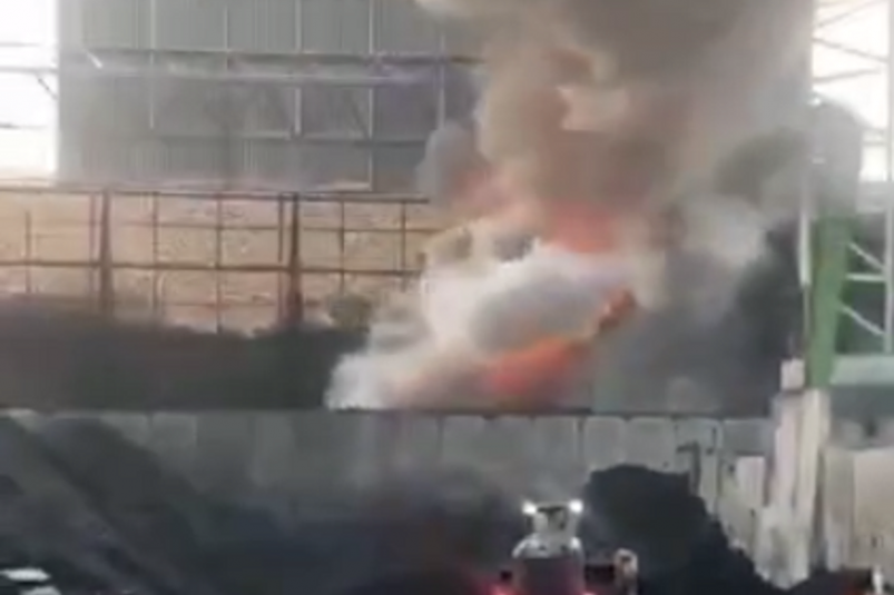 Серьезный пожар ликвидировали в Приморье на территории угольного терминала