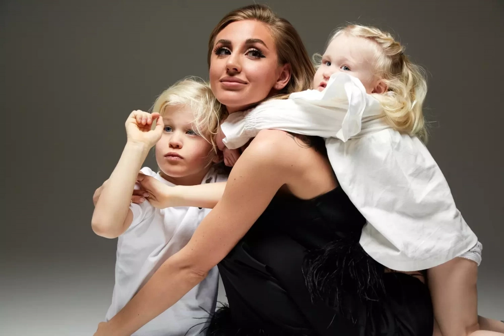 Актер Владимир Селиванов живет с известной блогершей, находясь в официальном браке