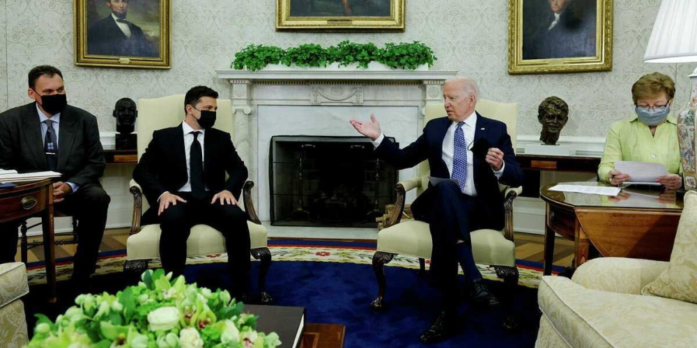 Байдена ждут большие проблемы из-за слов о Путине и ценах на газ — на американском ТВ уверены, что Киев скоро забудет об их помощи