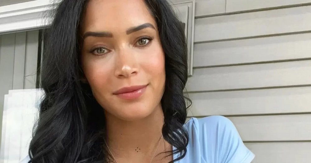 Lenta.ru: Стало известно, что происходит за кадром реалити-шоу и почему их участники молчат о домогательствах