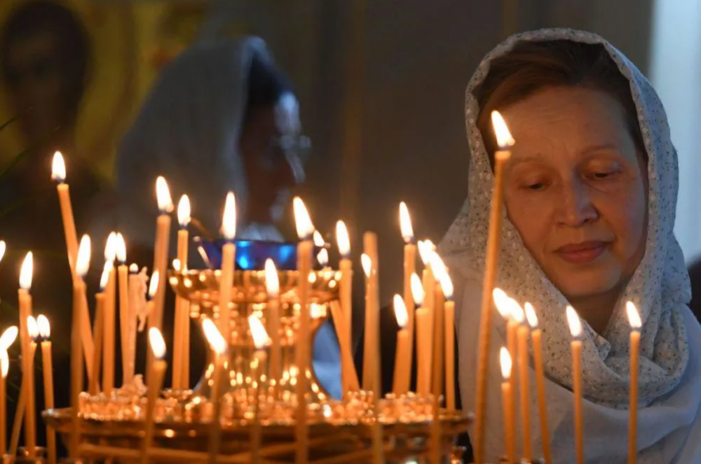 Можно ли убирать на кладбище на Радоницу, согласно церковным канонам