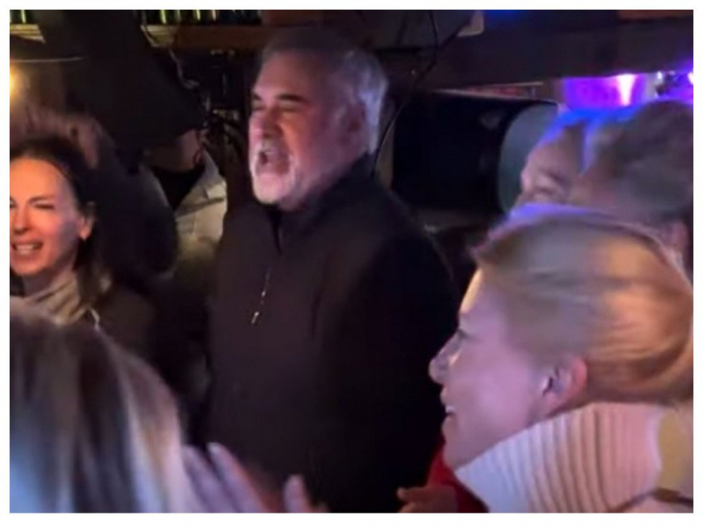 Певец Валерий Меладзе отдыхает в Куршевеле во Франции с экс-женой замминистра обороны РФ