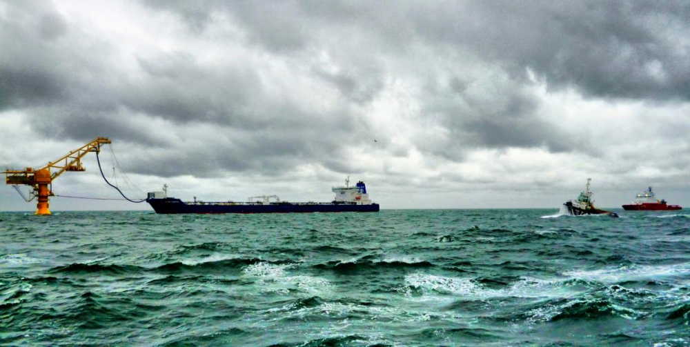 Пираты захватили сингапурский нефтяной танкер у берегов Западной Африки