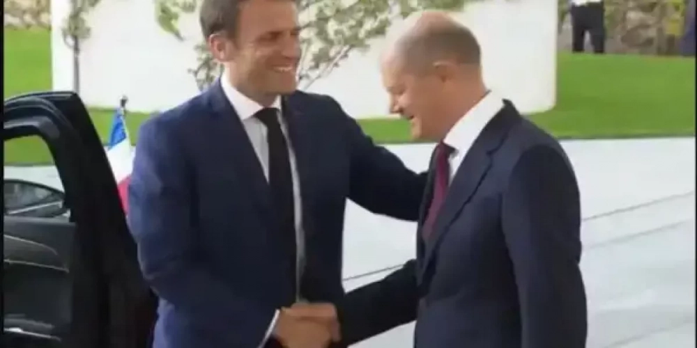 Шольц и нацисты «Азiва» … О, царь царей! Отпусти ко мне народ мой!…