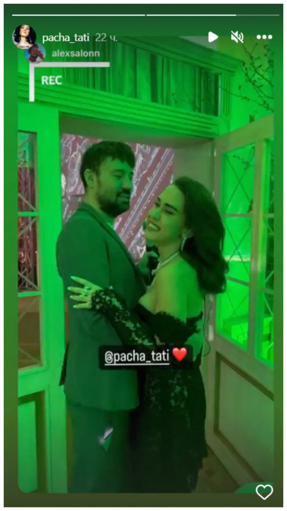 В Сети обсуждают жениха дочери Любови Успенской после публикации фото в свадебном платье