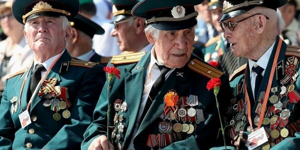 Выплата 10 000 рублей ко Дню Победы 9 мая 2023: когда пенсионеры получат разовую выплату, полный список получателей—последние новости