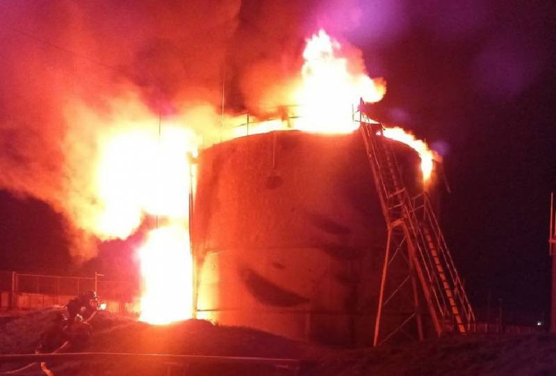 Украинский беспилотник атаковал нефтебазу в Луганской Республике