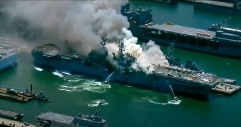 «Ущерб исчисляется миллиардами долларов»: в ВМС США оценили последствия пожаров на кораблях флота