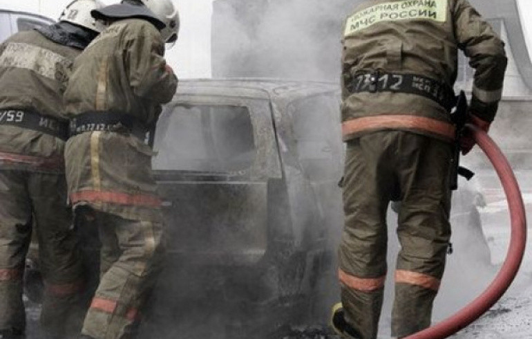 В Челябинской области в загоревшемся автомобиле погибли два человека