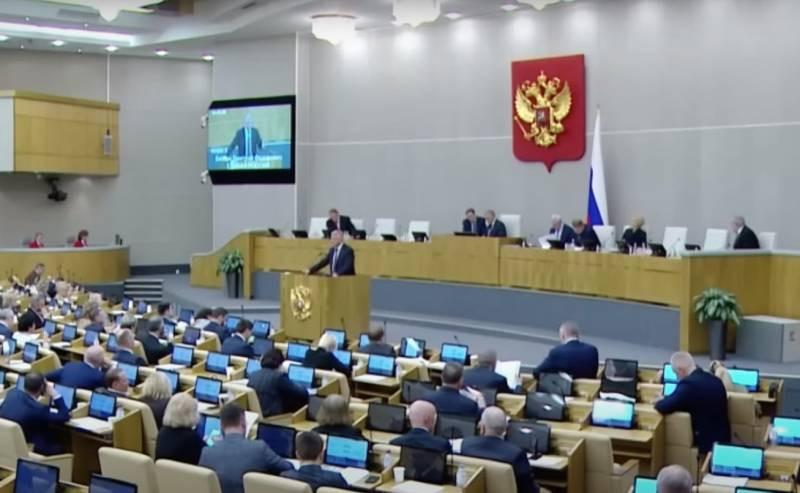 В Госдуму внесен законопроект о приравнивании зарплат депутатов и сенаторов к средним по стране