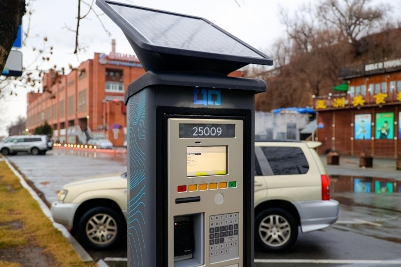 В ходе прокурорской проверки платных парковок во Владивостоке нашли нарушения