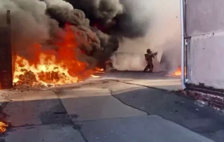 В промзоне Копейска произошёл крупный пожар