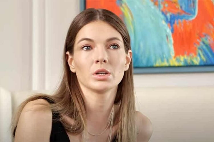 В реалити-шоу «Звезды в Африке» участники проходят полосу препятствий и сливают сильных участников