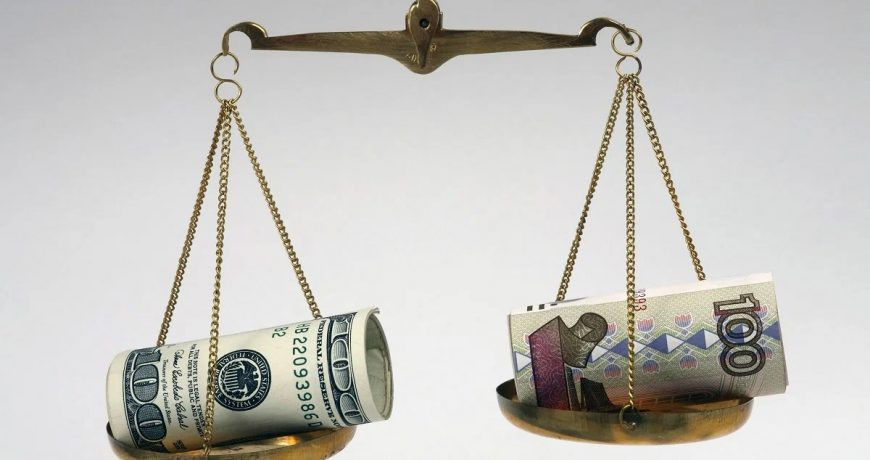 Валютные скачки: преодолеет ли доллар отметку в 90 рублей к концу апреля