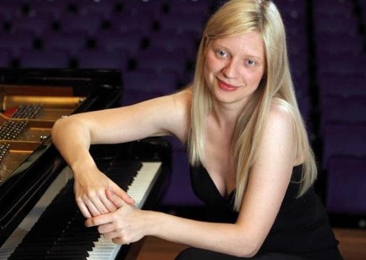 Вернулись другими. Как поездки в зону СВО изменили артистов из России