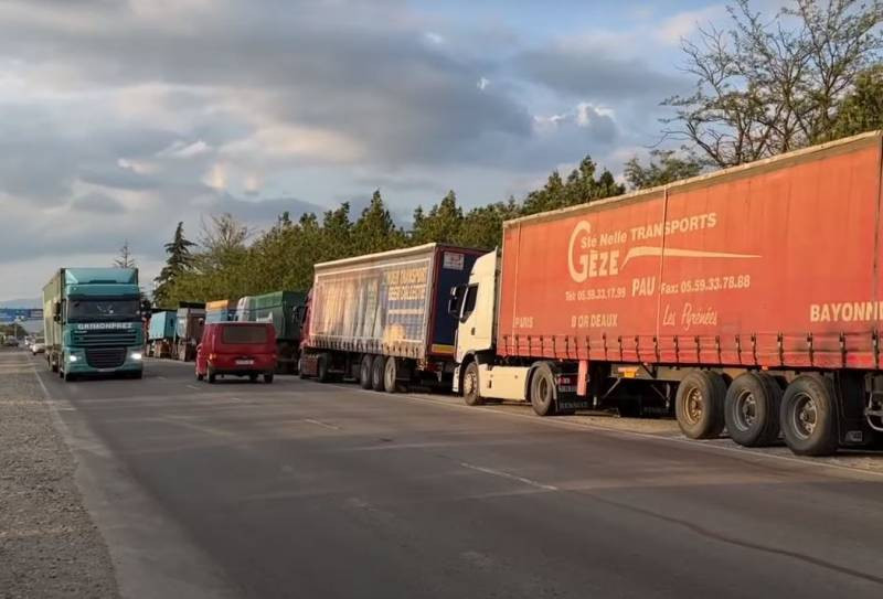 Западная пресса: Евросоюз готовит запрет транзита ряда товаров через Россию