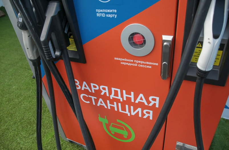 20 станций “быстрой” зарядки для электромобилей установят в Приморье