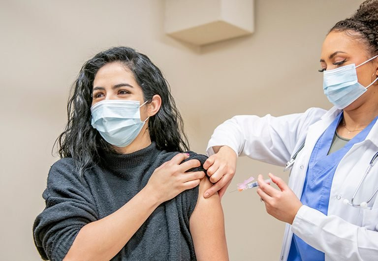 «Царьград»: ВОЗ пришлось признать вред прививок от коронавируса, но она скрыла «больное место»