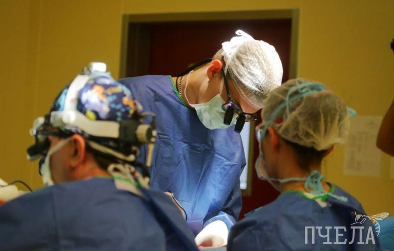 Челябинские кардиохирурги избавили пациента от «бомбы» в груди через маленький разрез