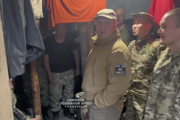 «Главное – деньги не пилятся»: Пригожин похвалил бойцов ЧВК «Вагнер» за обустройство трудового лагеря