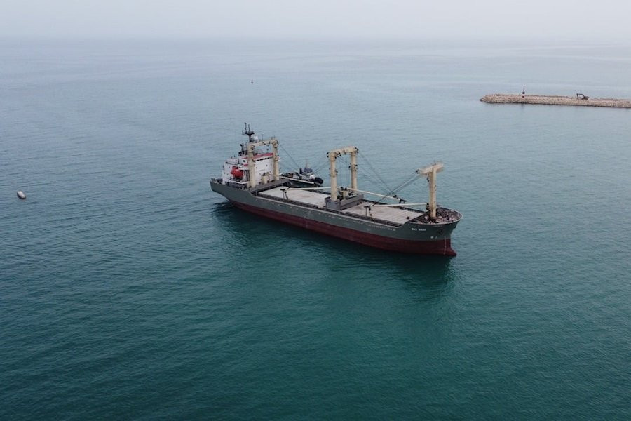 Электрический танкер будет перевозить через океан 96 аккумуляторов