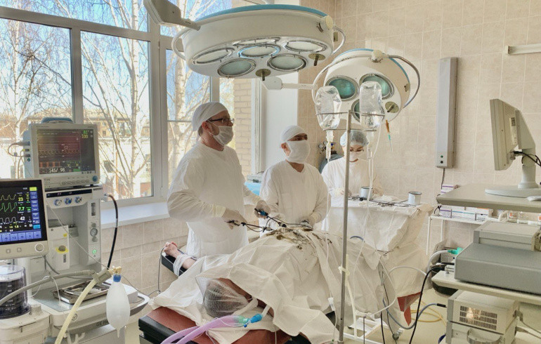 Магнитогорские хирурги усовершенствовали навыки лечения грыж с помощью сетчатых имплантов