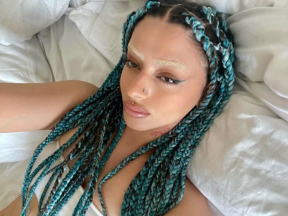 «МК»: опубликовано новое фотоснимок покорившей Турцию российской рэп-исполнительницы Ализаде