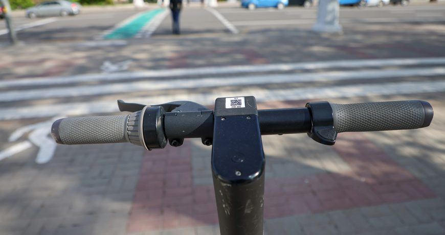 Новый закон для электросамокатов: штрафы за нарушения ПДД могут увеличить в 10 раз