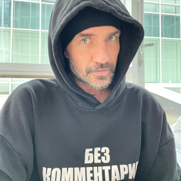 Олимпийский чемпион РФ Роман Костомаров впервые опубликовал своё фото после госпитализации